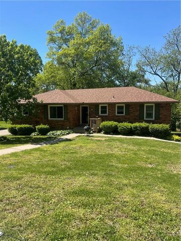 1212 Lake Road, Liberty, MO 64068