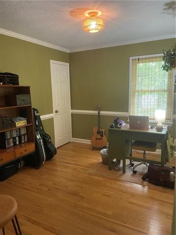 1212 Lake Road, Liberty, MO 64068