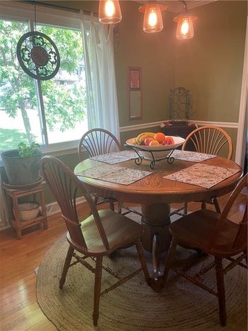 1212 Lake Road, Liberty, MO 64068