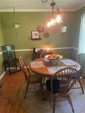 1212 Lake Road, Liberty, MO 64068
