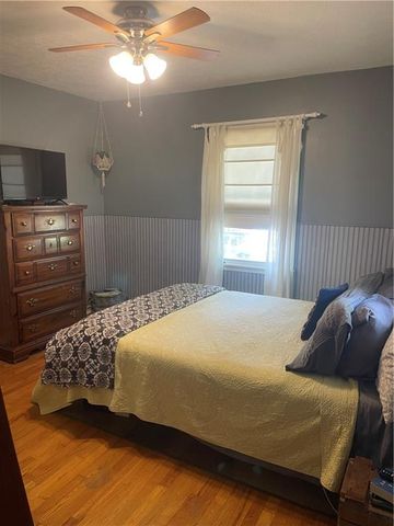 1212 Lake Road, Liberty, MO 64068