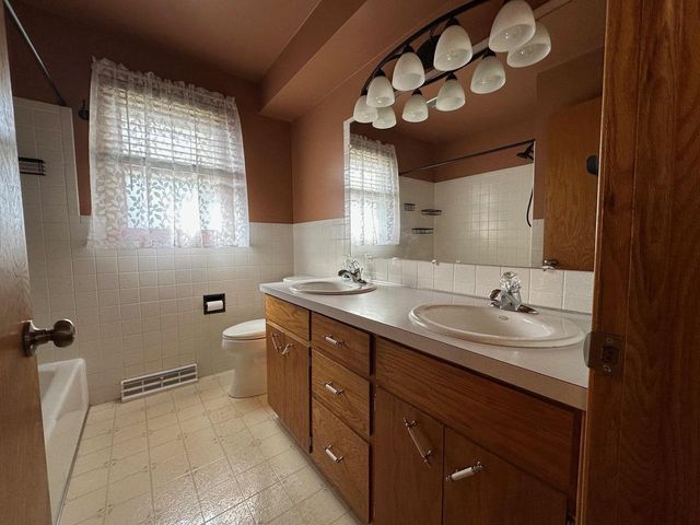 1918 Randolph Road, Janesville, WI 53545