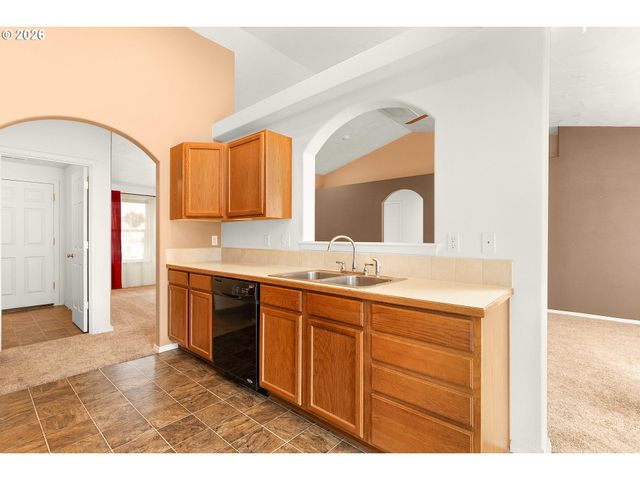 176 OTHELLO Ave, Roseburg, OR 97471