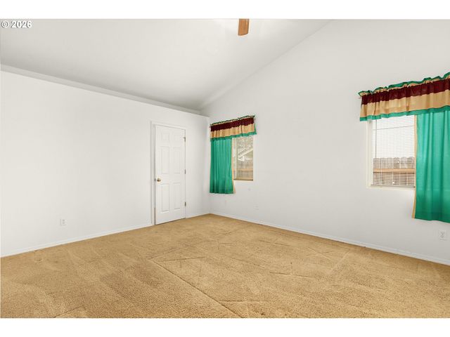 176 OTHELLO Ave, Roseburg, OR 97471