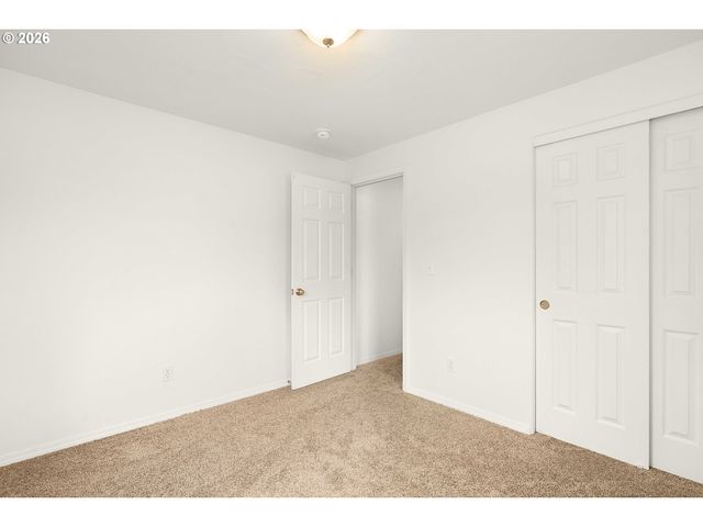 176 OTHELLO Ave, Roseburg, OR 97471