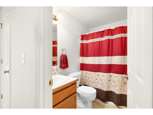 176 OTHELLO Ave, Roseburg, OR 97471