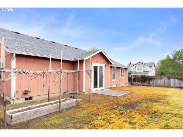176 OTHELLO Ave, Roseburg, OR 97471