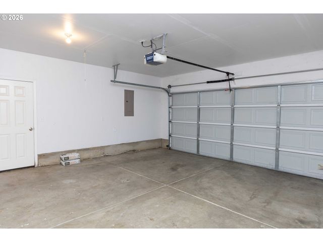 176 OTHELLO Ave, Roseburg, OR 97471