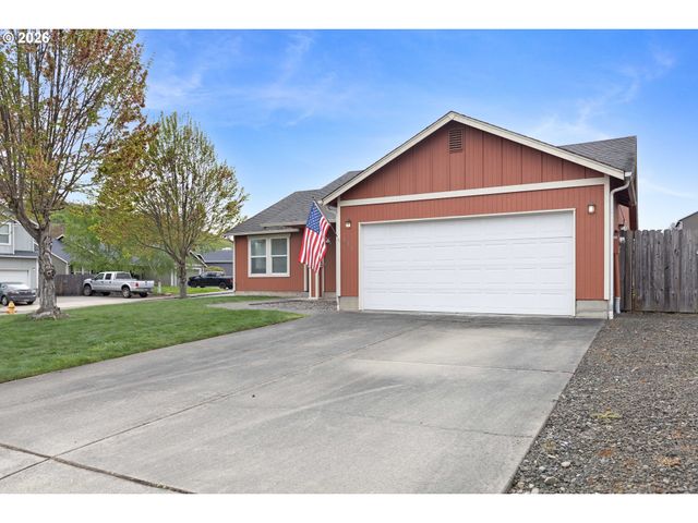 176 OTHELLO Ave, Roseburg, OR 97471