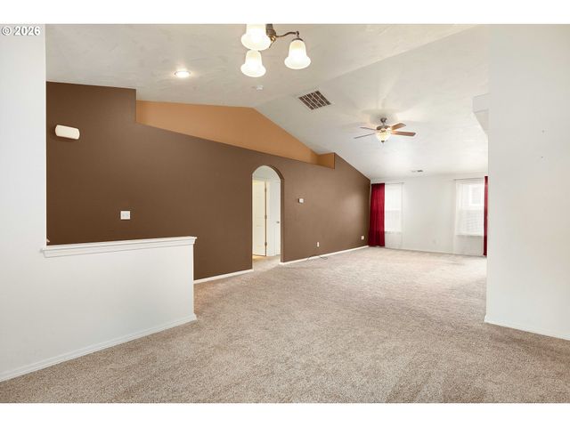 176 OTHELLO Ave, Roseburg, OR 97471