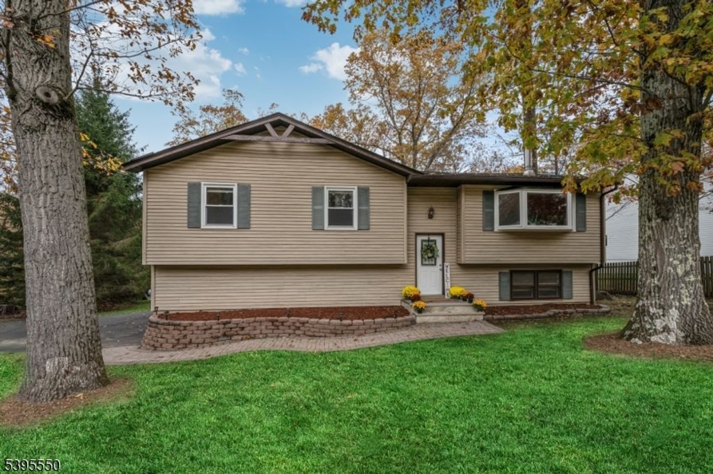 41 Shongum Rd, Randolph Twp., NJ 07869
