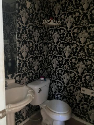 1417 27th Avenue N, Texas City, TX 77590