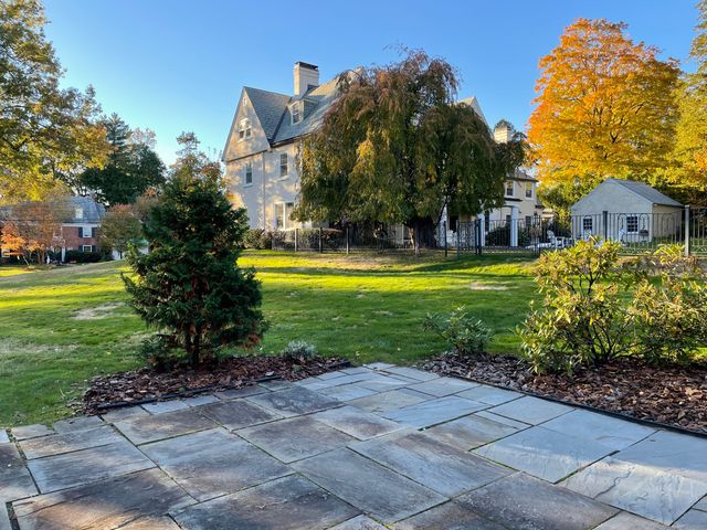 4 Sycamore Lane, West Hartford, CT 06117