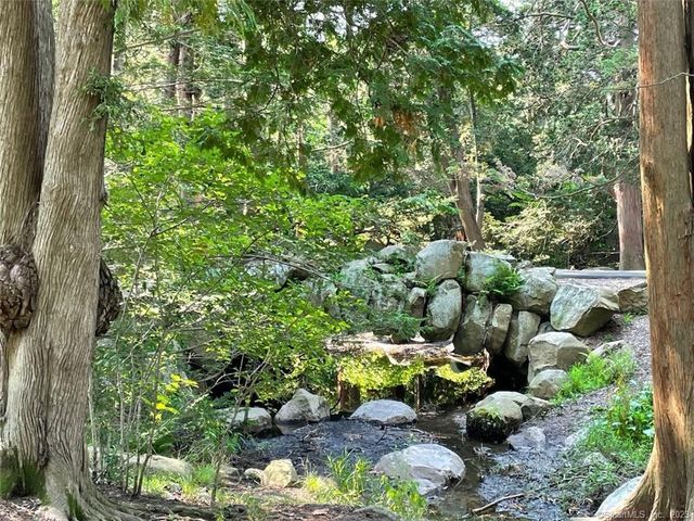 4 Sycamore Lane, West Hartford, CT 06117