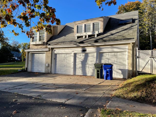 4 Sycamore Lane, West Hartford, CT 06117