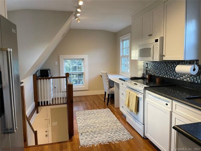 4 Sycamore Lane, West Hartford, CT 06117