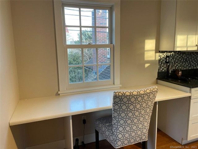 4 Sycamore Lane, West Hartford, CT 06117