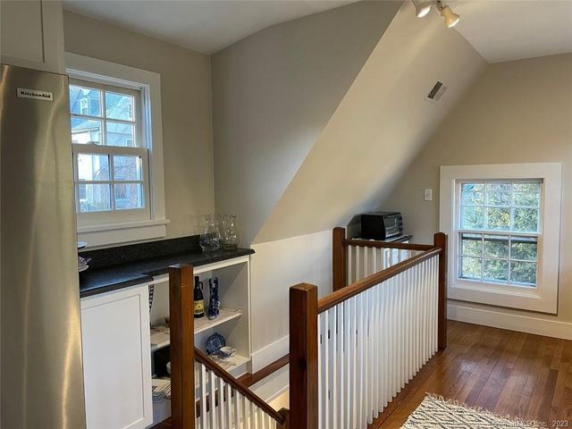 4 Sycamore Lane, West Hartford, CT 06117