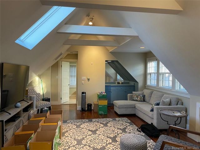 4 Sycamore Lane, West Hartford, CT 06117