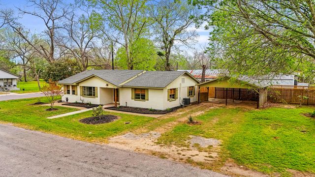 703 Austin Street, Columbus, TX 78934