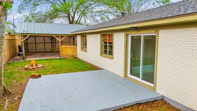 703 Austin Street, Columbus, TX 78934