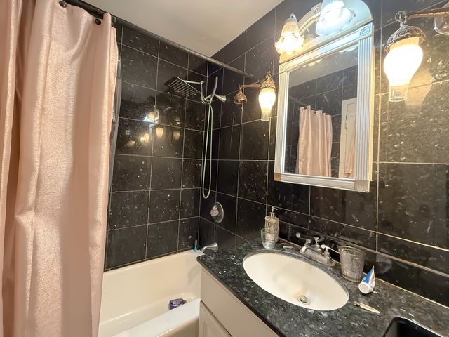 1150 N Lake Shore Drive 7B, Chicago, IL 60611