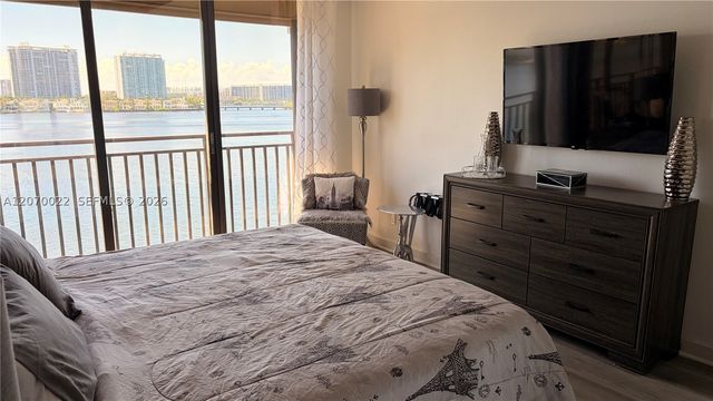 17720 N Bay Rd 6C, Sunny Isles Beach, FL 33160