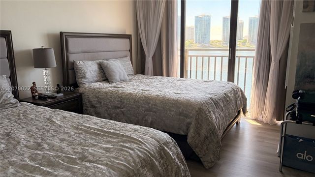 17720 N Bay Rd 6C, Sunny Isles Beach, FL 33160