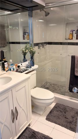 17720 N Bay Rd 6C, Sunny Isles Beach, FL 33160