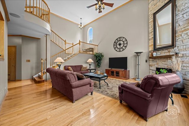2682 Bauer Road, North Aurora, IL 60542