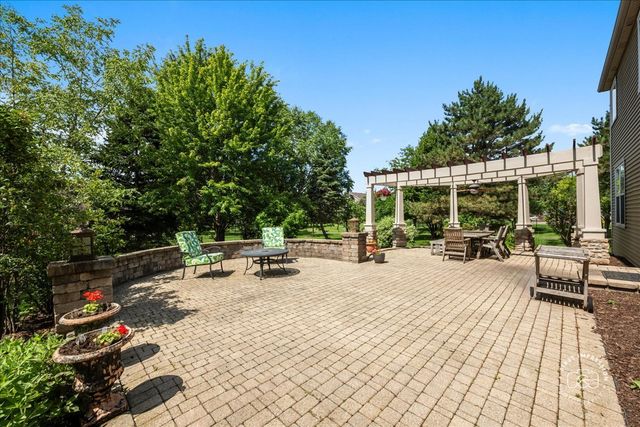2682 Bauer Road, North Aurora, IL 60542