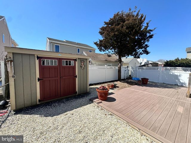 118 E MARYLAND AVE, Long Beach Township, NJ 08008