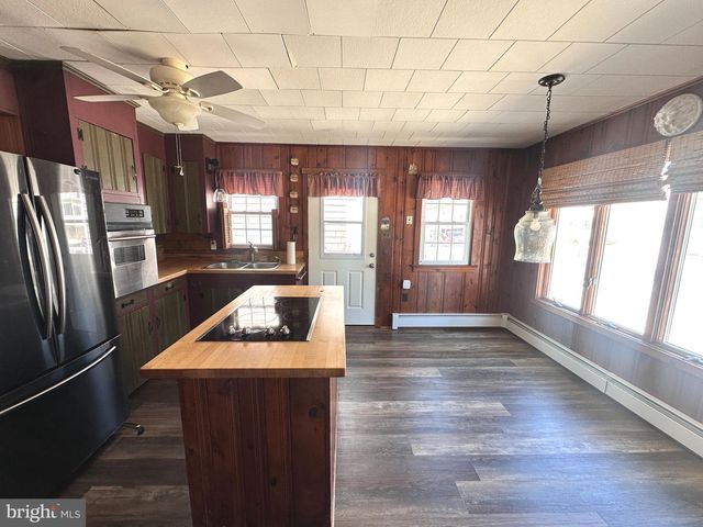 118 E MARYLAND AVE, Long Beach Township, NJ 08008