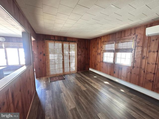 118 E MARYLAND AVE, Long Beach Township, NJ 08008