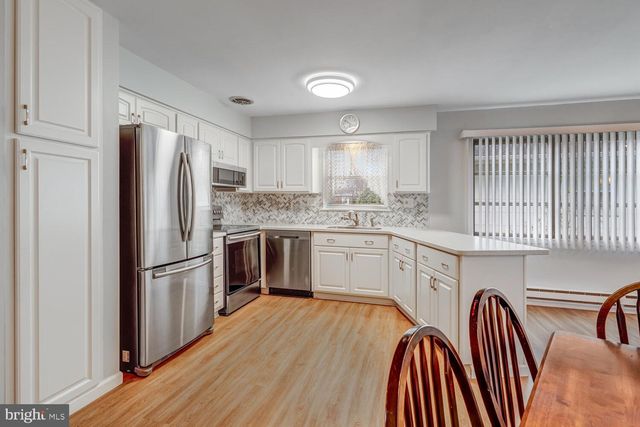 4 CAMPION CT, Brick, NJ 08724