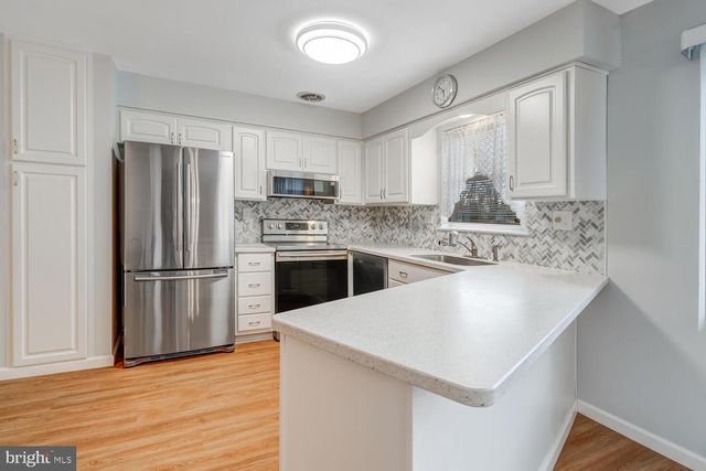 4 CAMPION CT, Brick, NJ 08724