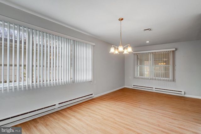 4 CAMPION CT, Brick, NJ 08724