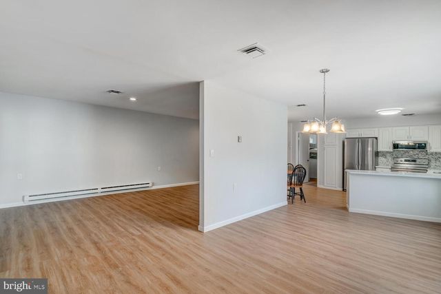 4 CAMPION CT, Brick, NJ 08724