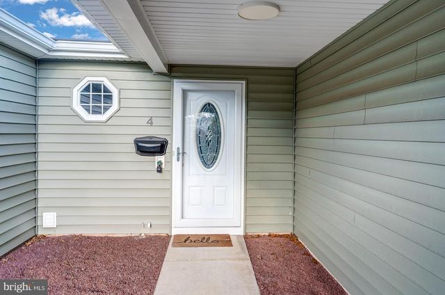 4 CAMPION CT, Brick, NJ 08724