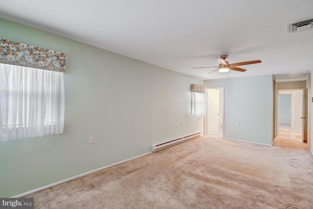 4 CAMPION CT, Brick, NJ 08724