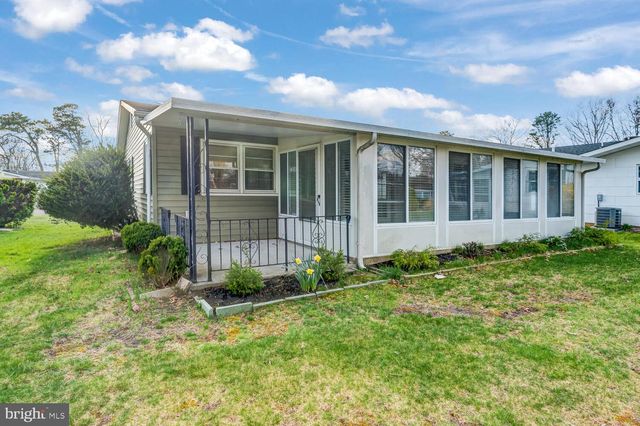 4 CAMPION CT, Brick, NJ 08724