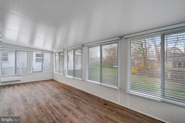 4 CAMPION CT, Brick, NJ 08724