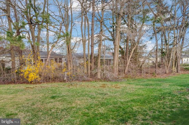 4 CAMPION CT, Brick, NJ 08724