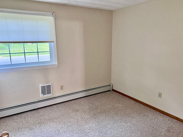 3 Merrill Dr, Framingham, MA 01701