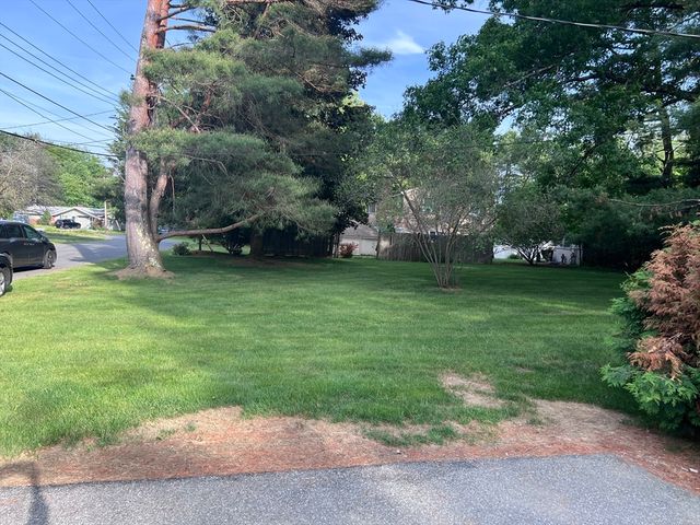 3 Merrill Dr, Framingham, MA 01701