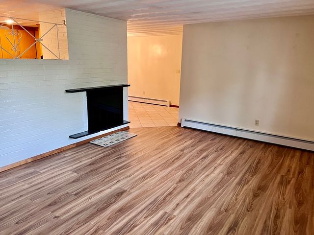 3 Merrill Dr, Framingham, MA 01701