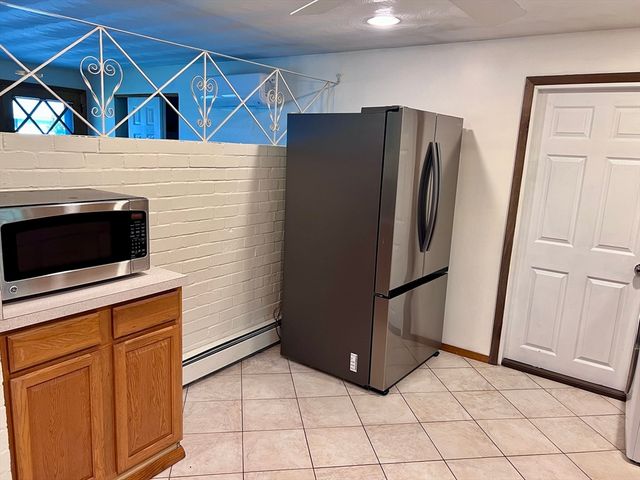 3 Merrill Dr, Framingham, MA 01701