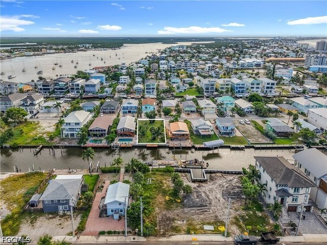 219 Primo DR, Fort Myers Beach, FL 33931