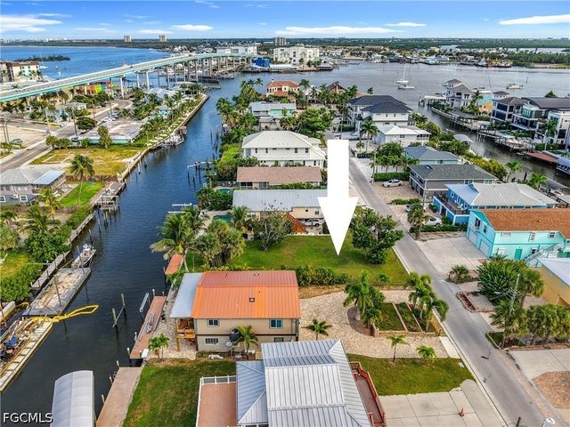 219 Primo DR, Fort Myers Beach, FL 33931