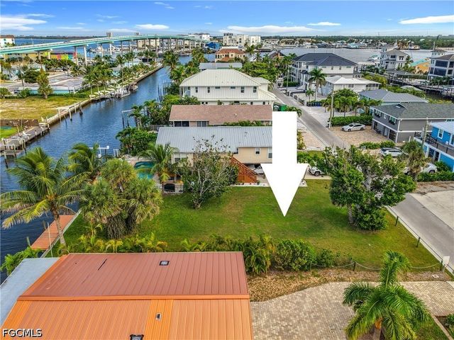219 Primo DR, Fort Myers Beach, FL 33931